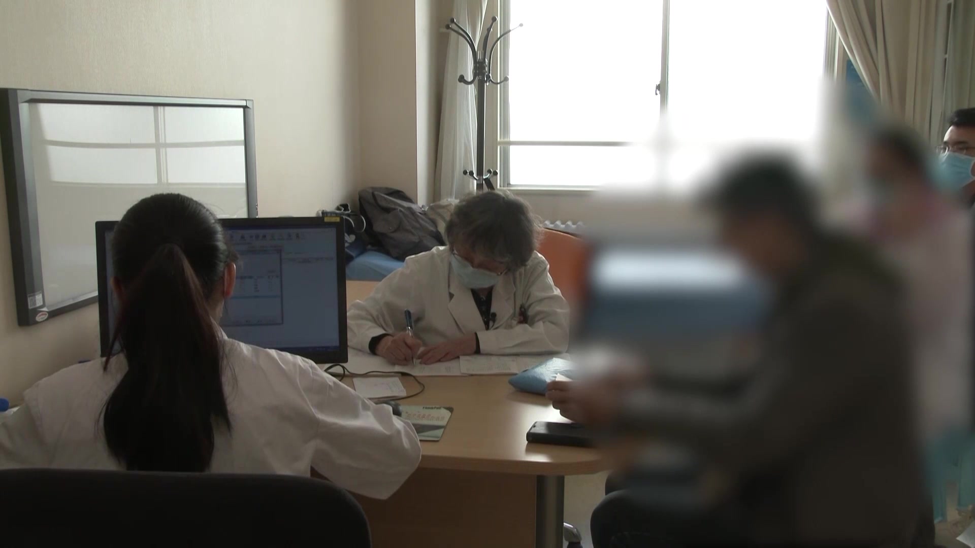 湿热浊瘀内阻：41岁男性痛风尿酸难降的饮食管控与通腑泄浊法