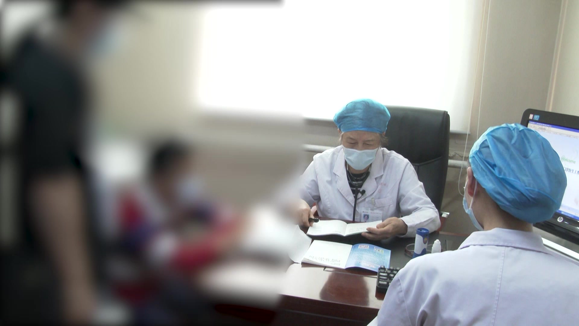 脾虚肝旺证：9岁男孩抽动揉眼伴腹痛的柔肝养阴法
