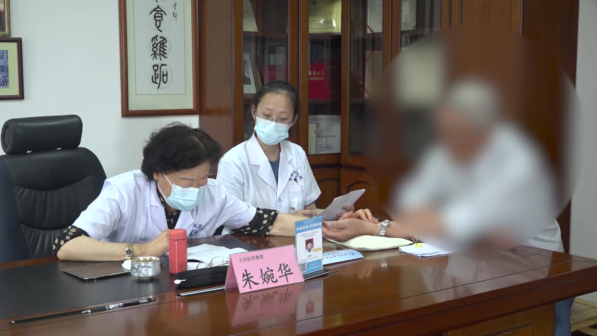 正气存内带瘤生存：80岁肺癌7年患者停用靶向药与中药调理