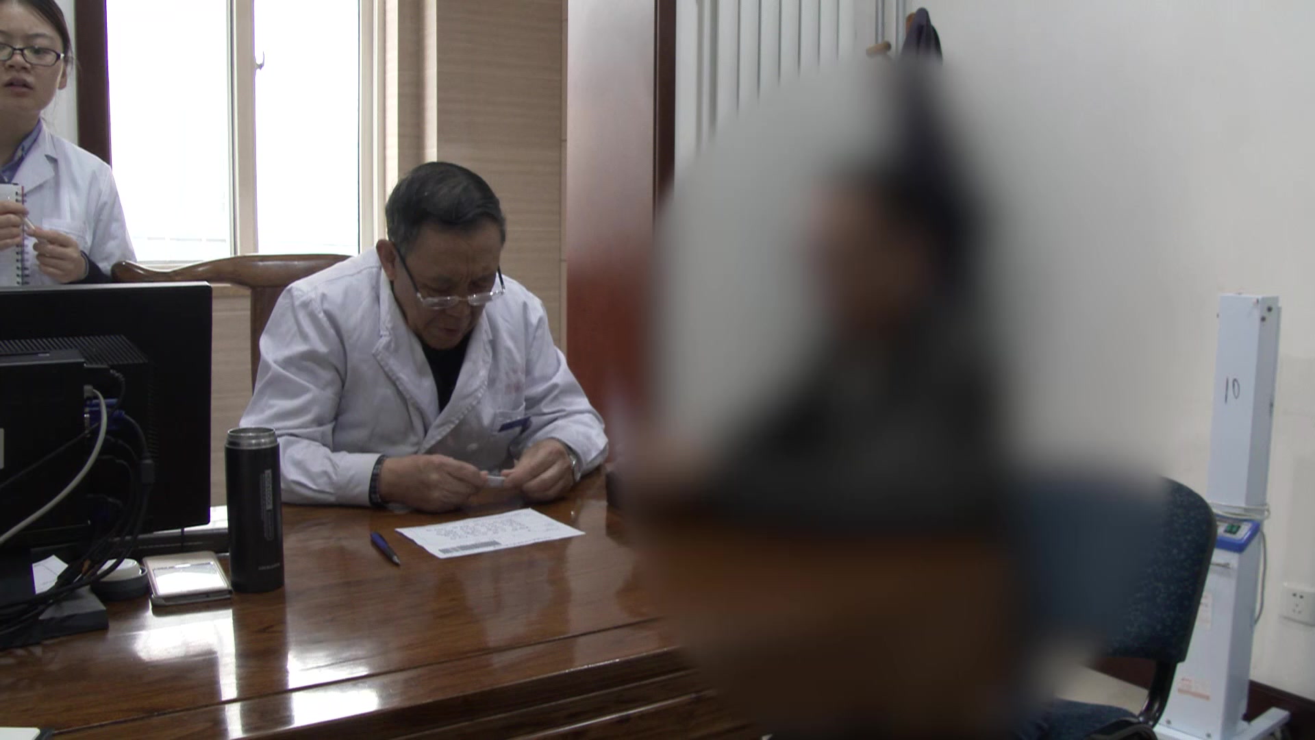 肝郁气滞营卫不和：35岁男性气顶反复之疏肝降逆调营卫法