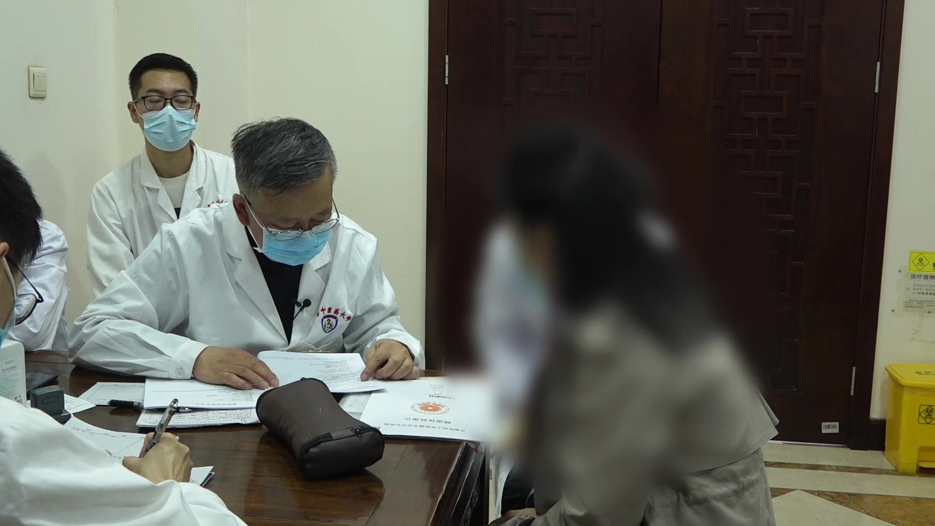 痰瘀阻络清阳不升：63岁女性耳石症眩晕变天加重的化痰祛瘀法