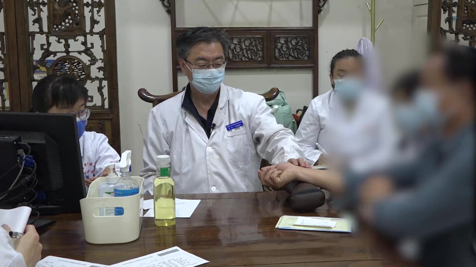 痰瘀阻络肝郁扰神：54岁男性顽固失眠需服氯硝西泮的化痰祛瘀安神法