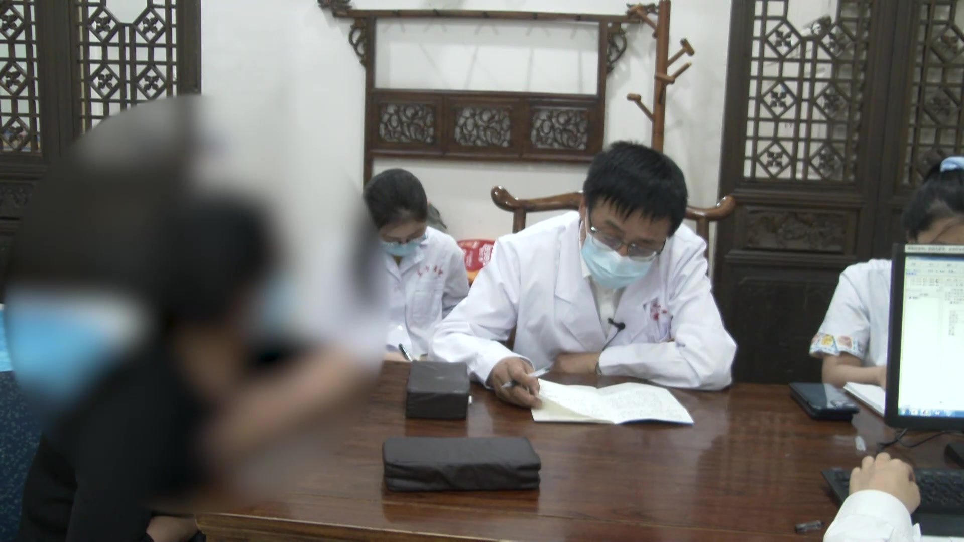 阳气不足气虚肝郁：57岁瘿瘤复诊畏寒乏力胃痛的益气温阳法