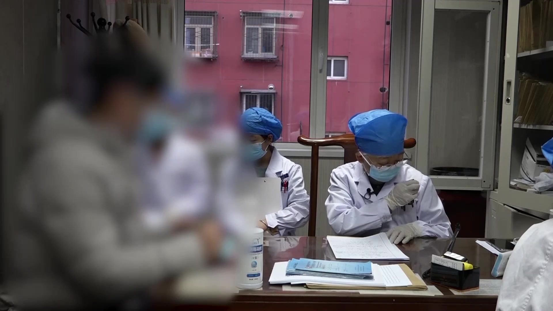 气虚阳虚夹湿热瘀阻：45岁男性PCI术后胸闷的益气通阳活血化浊法