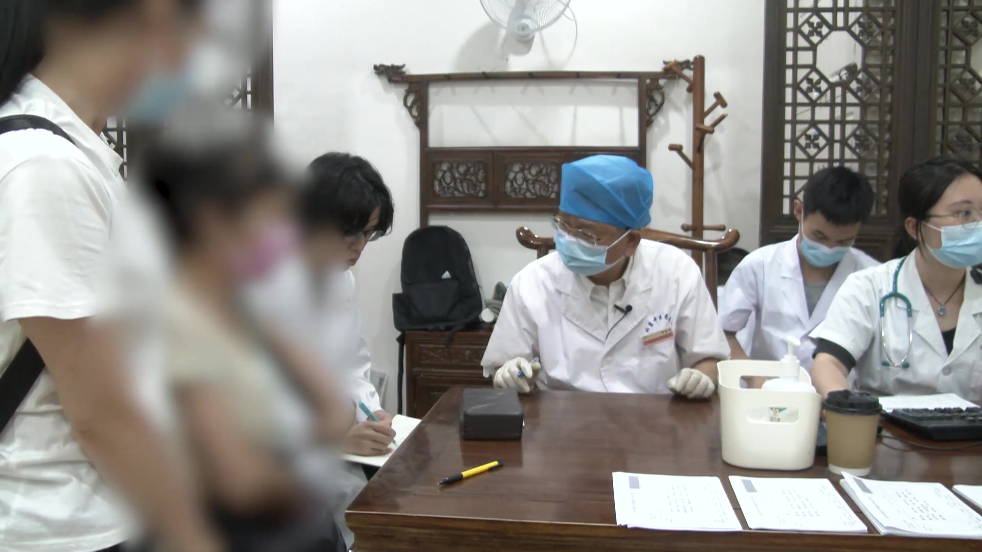 风寒湿痹兼脾虚湿盛：64岁女性下肢冷痛的羌活胜湿汤加减治验